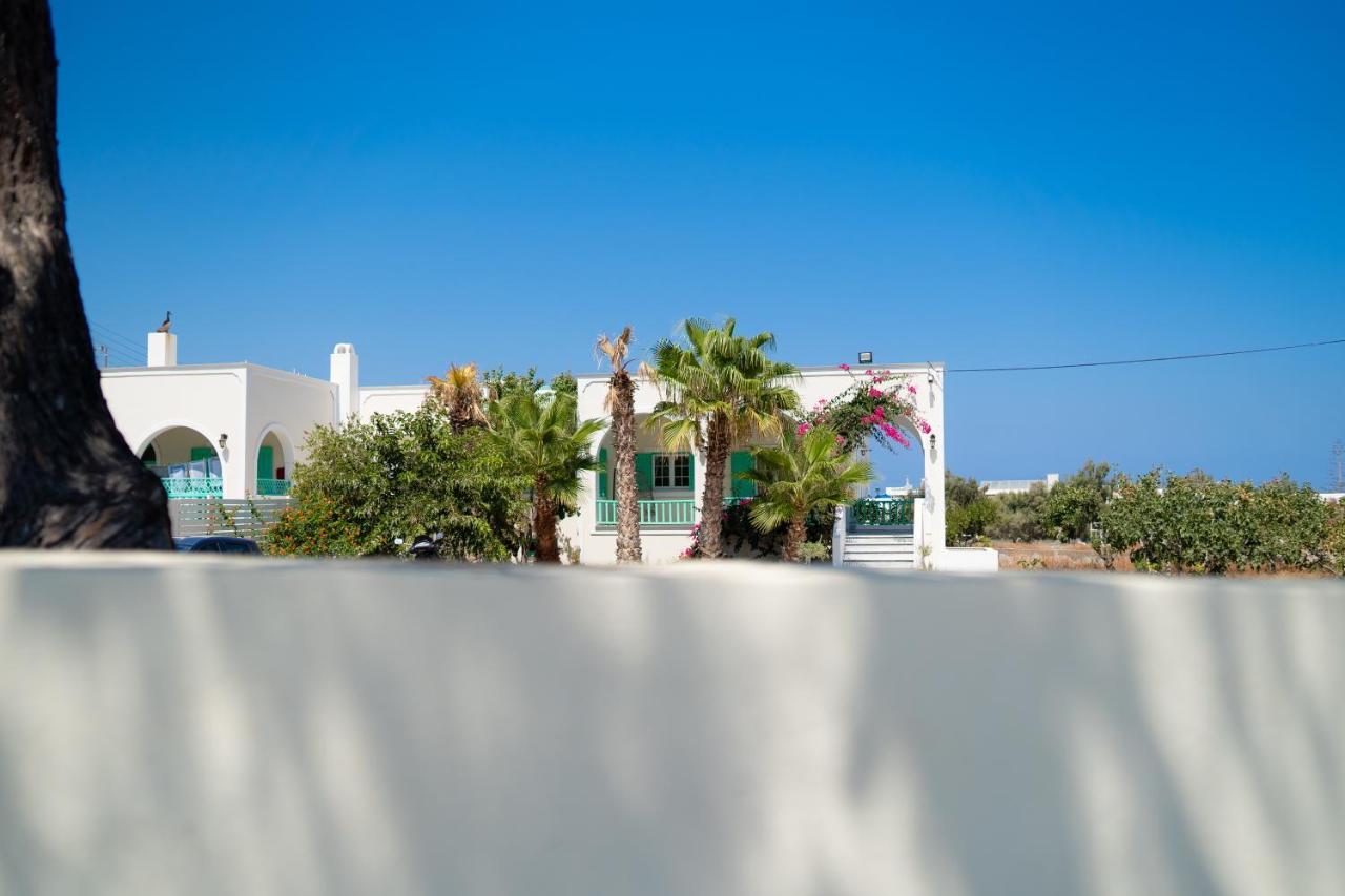Kamari Beach Houses With Balcony And Garden Zewnętrze zdjęcie