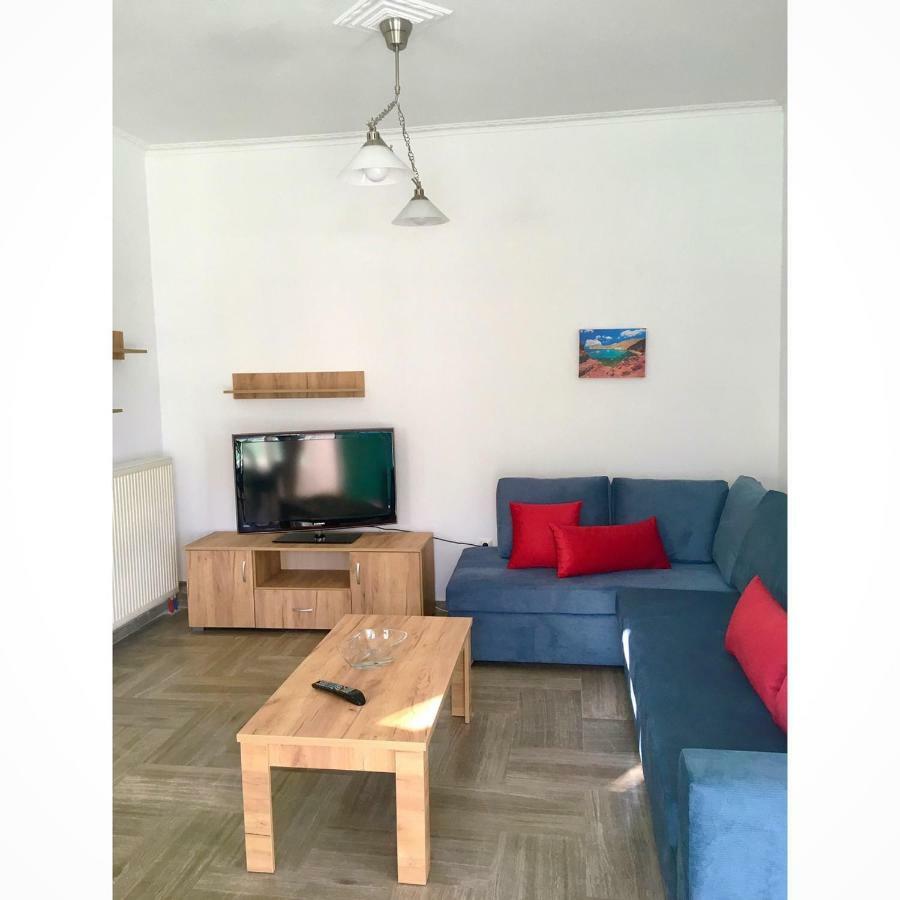 Kamari Beach Houses With Balcony And Garden Zewnętrze zdjęcie